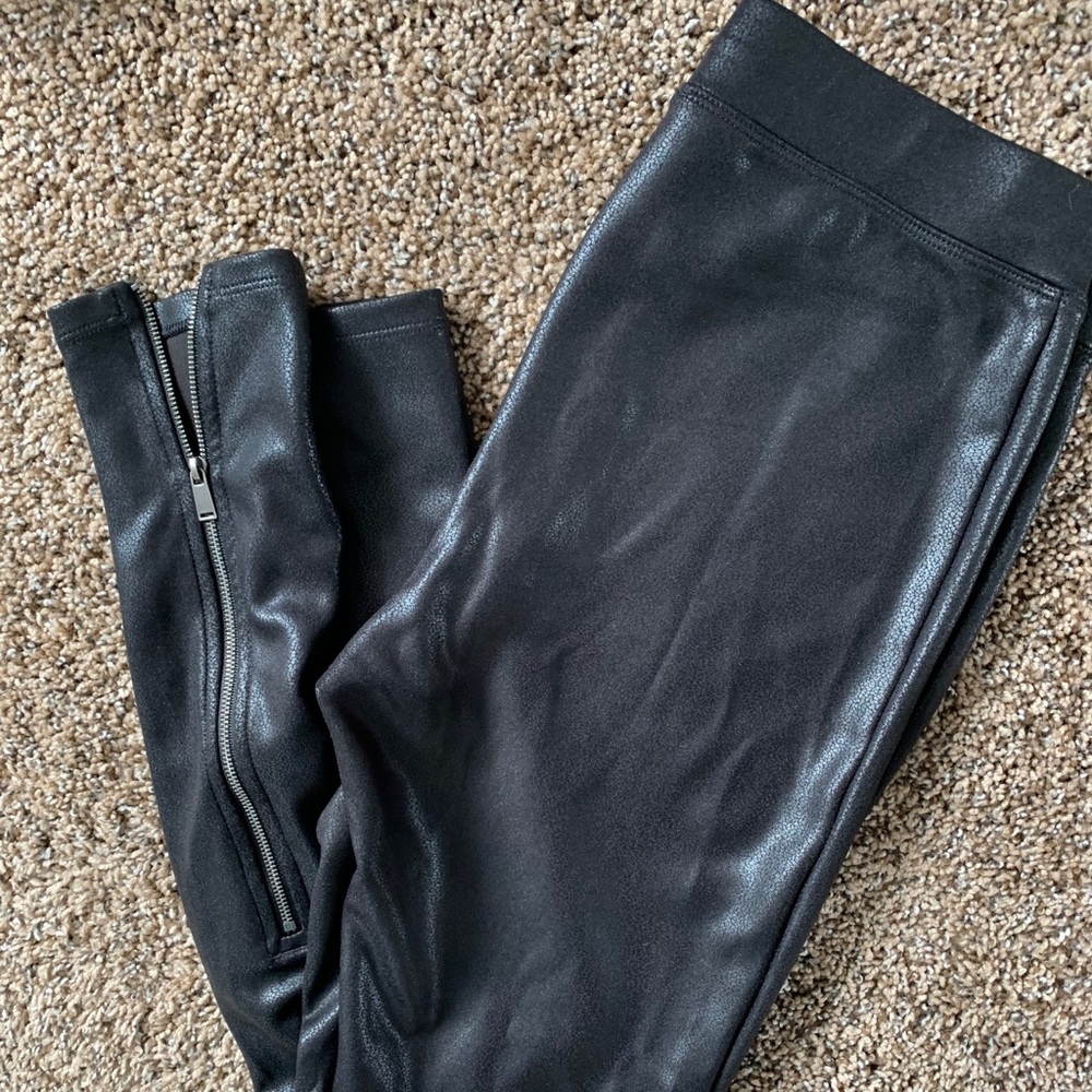 Woman’s Express Leggings